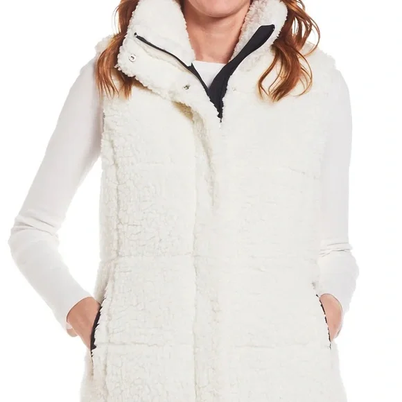 NWT Women’s White Sherpa Vest by Weatherproof Size M with small defect (699) - Picture 3 of 6